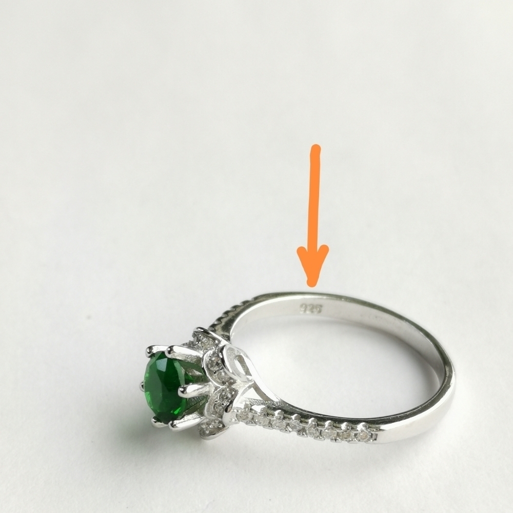 Emerald CZ cocktail ring 14k white gold size 8 - Picture 6 of 7